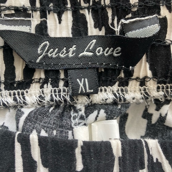 Just Love Shorts - Picture 6 of 6